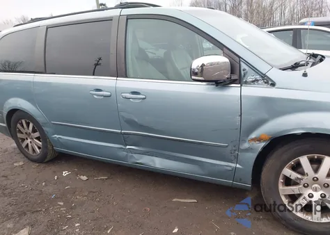 2008 Chrysler Town & Country Touring z USA, uszkodzony, nr VIN 2A8HR54P48R132993